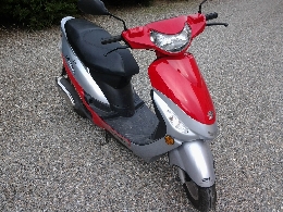 Scooter occasion : PEUGEOT V-Clic 50 