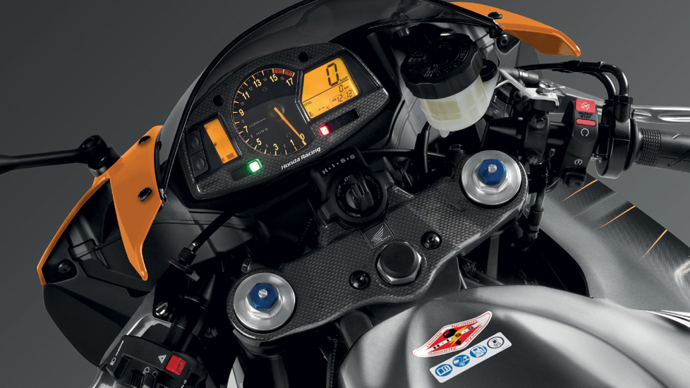 HONDA CBR 600 RR 2011 photo 4