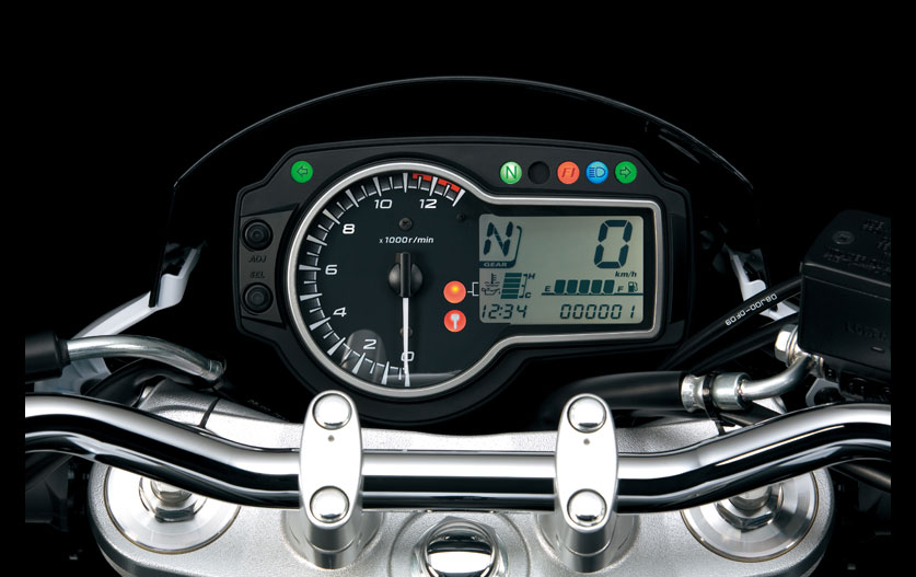 SUZUKI GSR 750  2011 photo 7