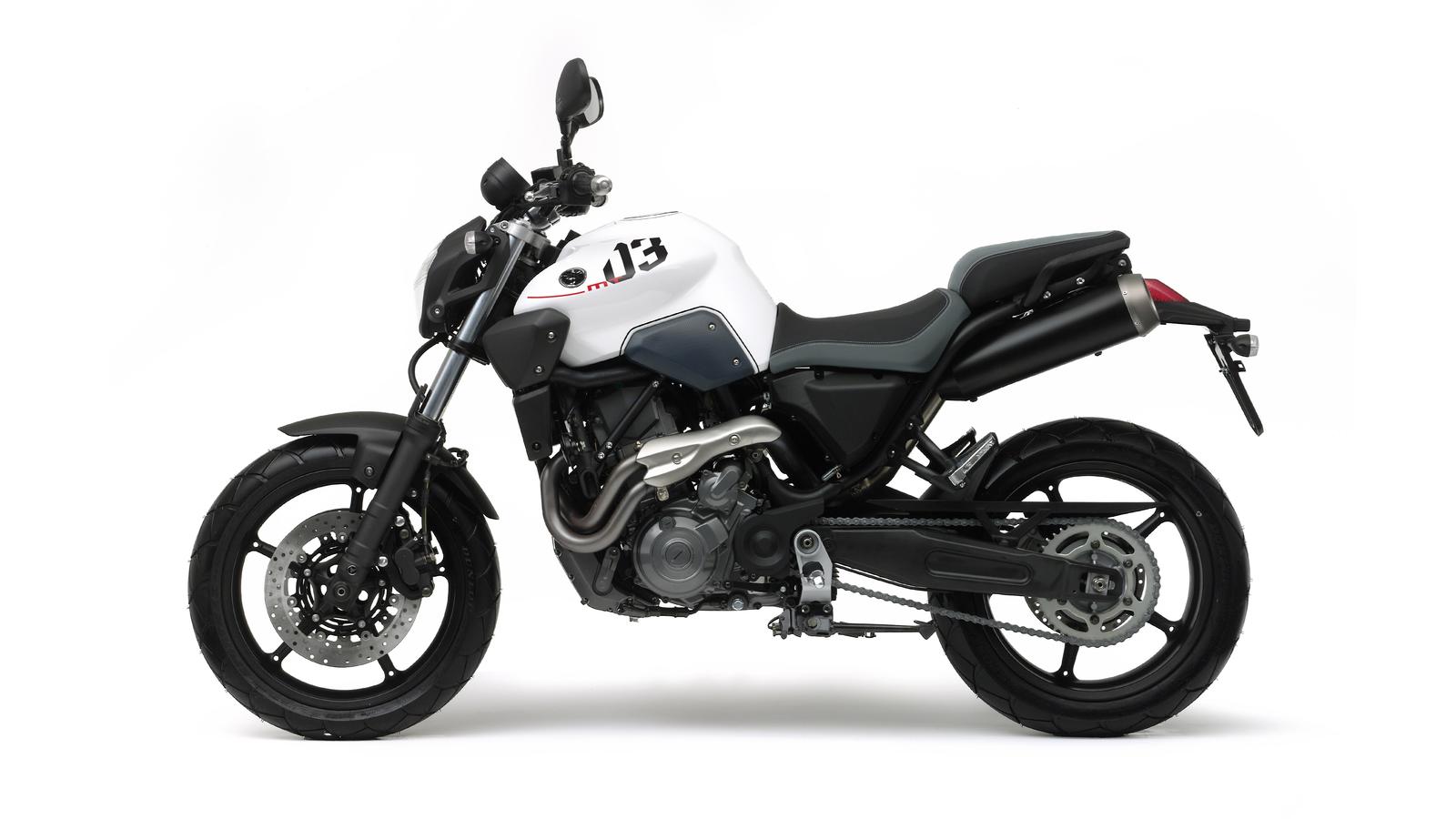 YAMAHA MT-03  2011 photo 3